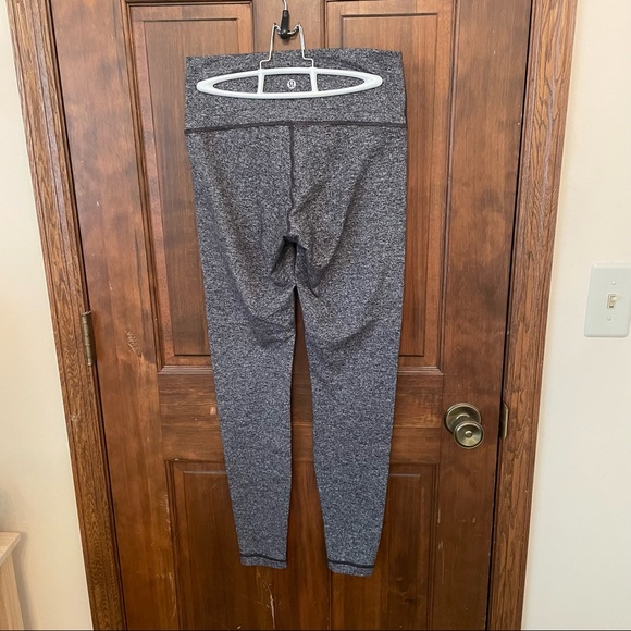 OPEN TO OFFERS Lululemon Grey Wonder Under Leggings - Picture 2 of 3